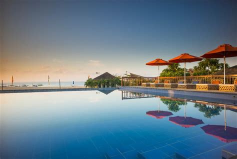 playa laiya beach club